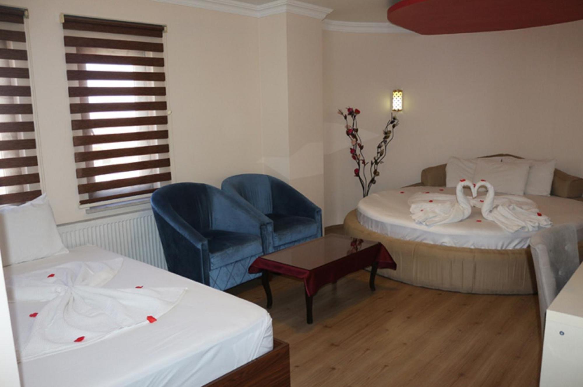 Mesnevi Hotel كونيا الغرفة الصورة